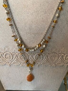 VTG AVON DOUBLE STRAND NECKLACE / EARRINGS